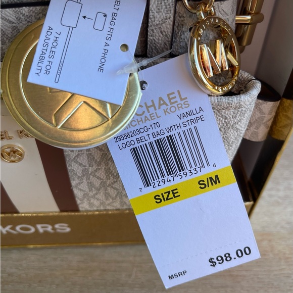 Michael Kors MK Women’s White Monogram Gold-tone Buckle Belt Bag - Picture 2 of 5